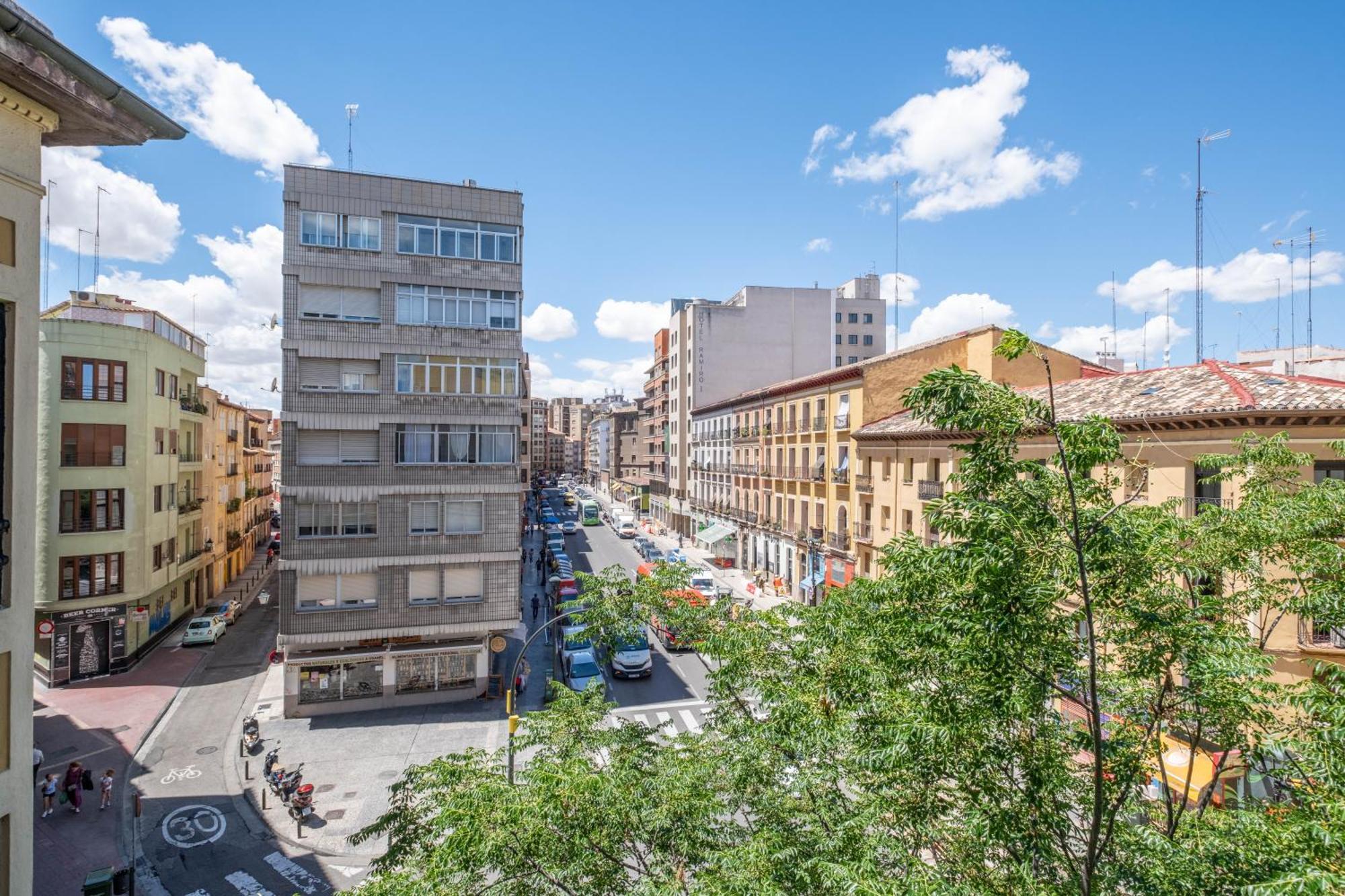 Apartamentos Coso Zaragoza Luaran gambar