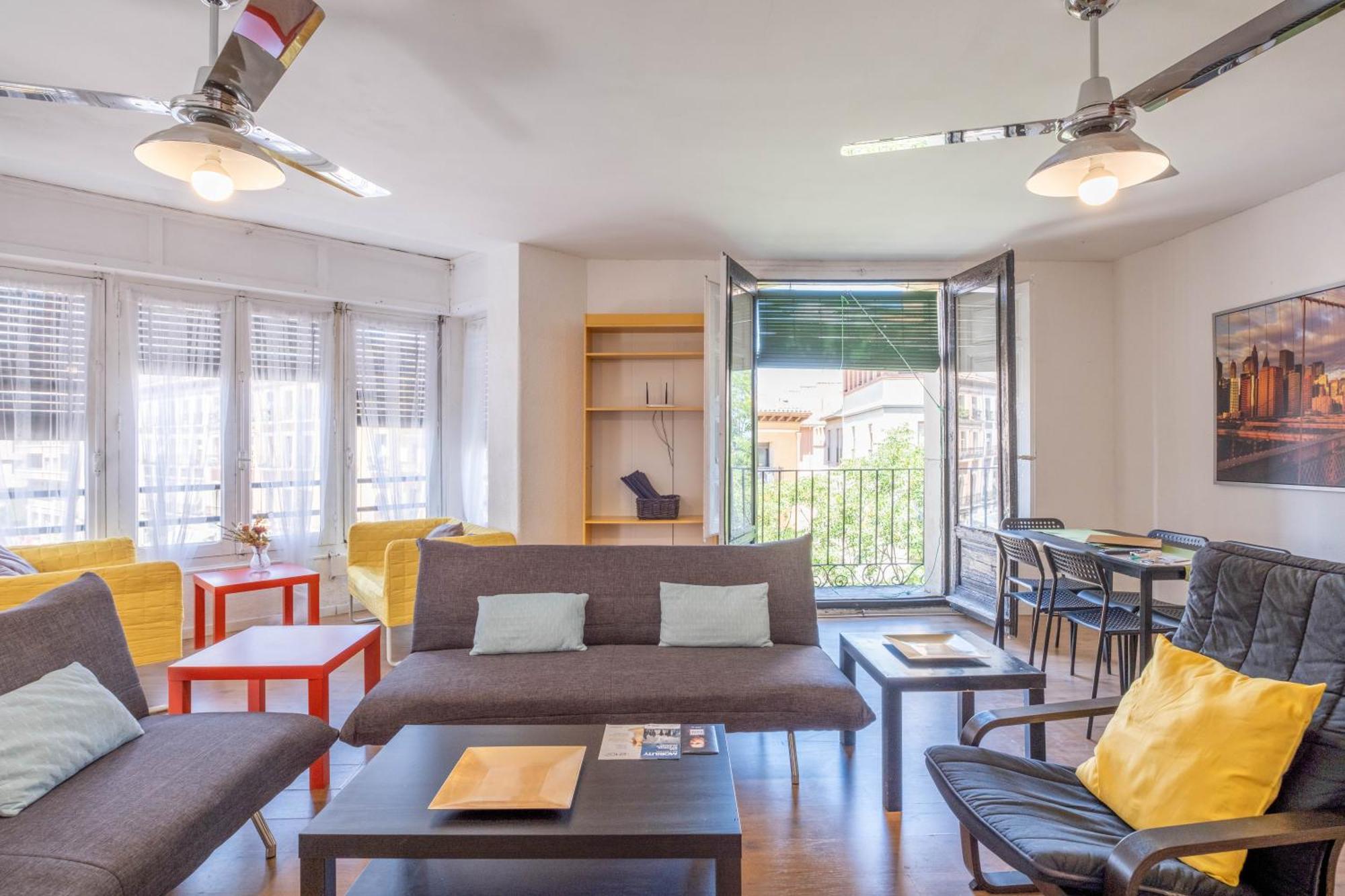 Apartamentos Coso Zaragoza Luaran gambar